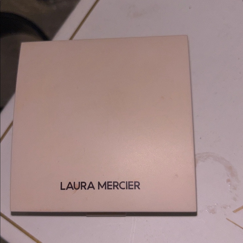 Laura Mercier Real Flawless Luminous perfecting Pressed powder Translucent Deep - Picture 3 of 8